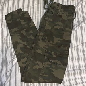 American Eagle camo pants